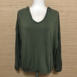 Green Aerie Lightweight Pullover Drawstring Waist Hoodie Sweater Size Medium